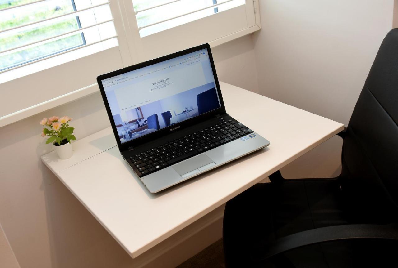 Apple Tree Place B&B Tadley Exteriör bild